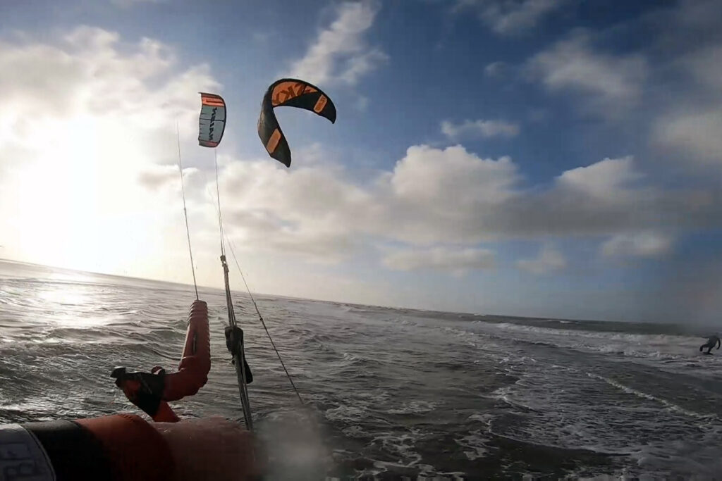 Rules kite surfing. Prevent a kite crash