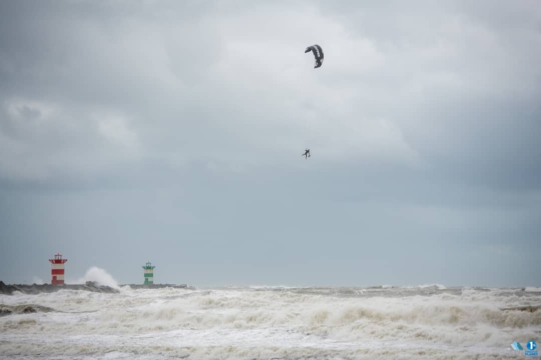 storm-francis-kitesurfers-2020-kitesurfen-storm