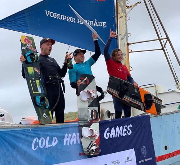 Stig Hoefnagel (right) 3rd at Cold Hawaii Big Air 2020