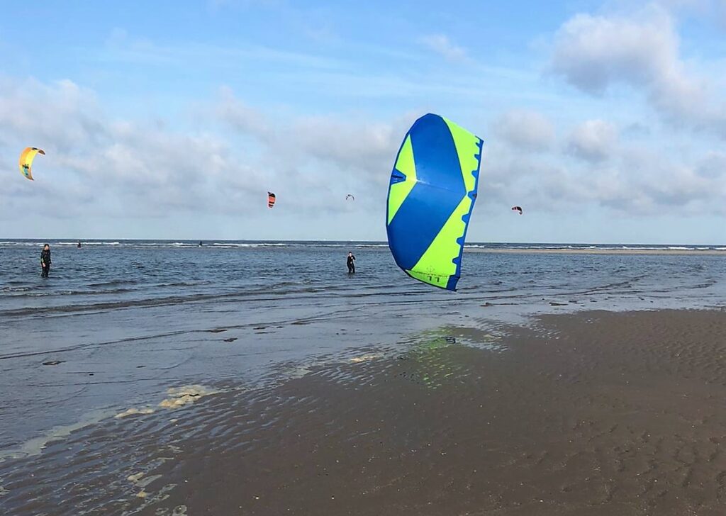 Buying a kitesurf occasion? Read the tips beforehand