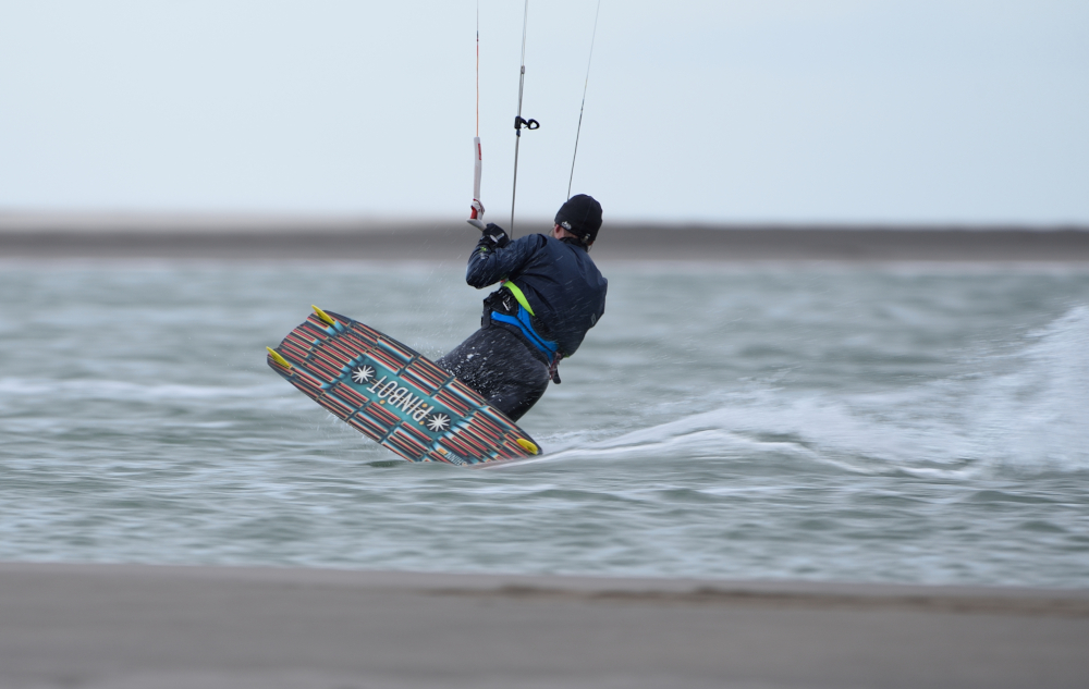 Tips for kite surfing in the cold