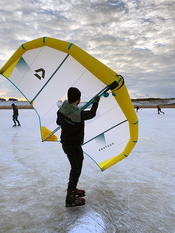 Ice Winging ist eine Vorgeschichte des Eissurfens