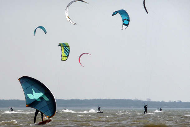 Kitespots Nederland. Ook kitefoil spots, wingfoil spots en wingsurf spots