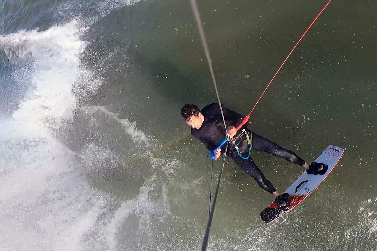 Water curtain kitesurfing