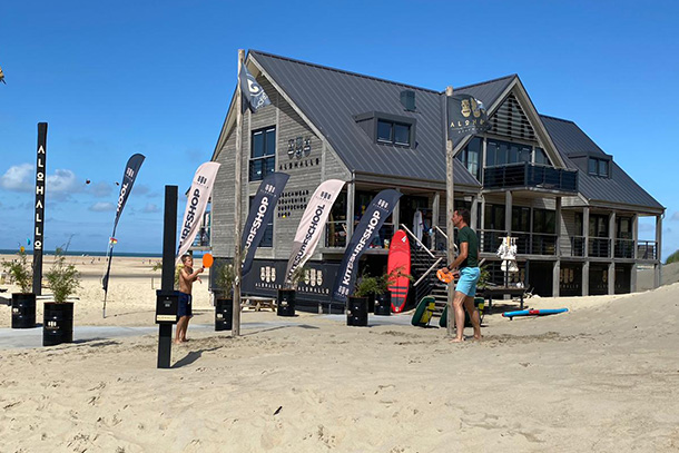 Various catering pavilions, kite surfing schools and kite surf shops at the kite spot Brouwersdam. Plenty of campsites in the region