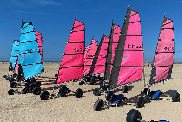 Blokarten... Het noorzeestrand als activiteitenstrand met voor ieder wat wils.