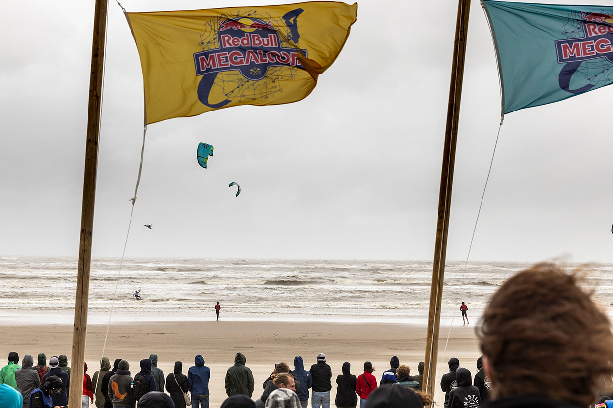 Wedstrijdkalender-Nederlandse-Kampioenschappen-kitesurfen Red Bull Megaloop