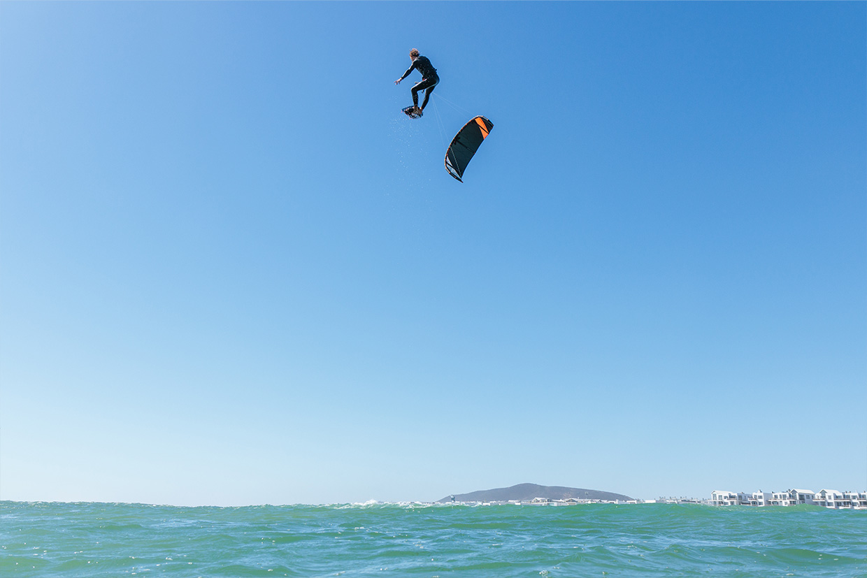 Tipps von Sean Overbeek zum Erlernen neuer Kitesurf-Tricks.