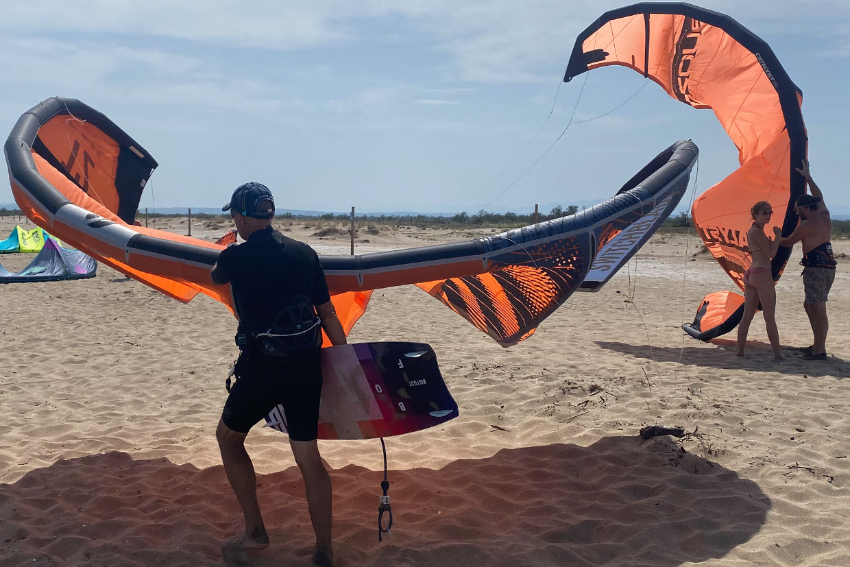 Kitesurfing in the Bay of Roses